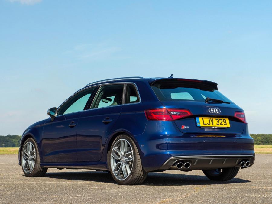  Audi S3 Sportback (8V) 2013 года  (UK) (фото 12 из 17)